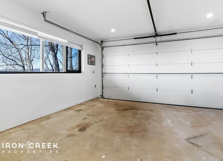 910 Rockhold Dr — Photo 21