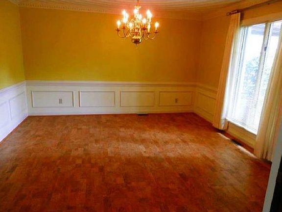 5th image of 4020 Sherwood Ln
