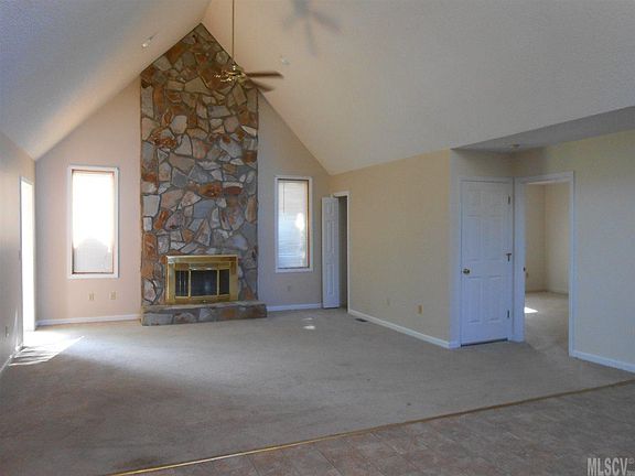 2nd image of 1172 Hidden Lake Dr