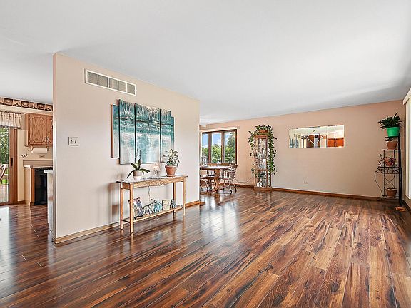 3rd image of 7846 W Harvest Dr