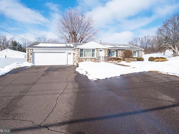 2nd image of 25 E Township Line Rd