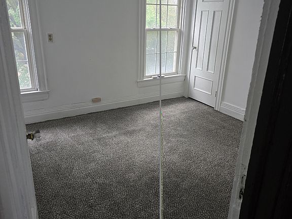 4th image of 206 Fulton Ave