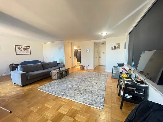 Rented by Corcoran | media 3