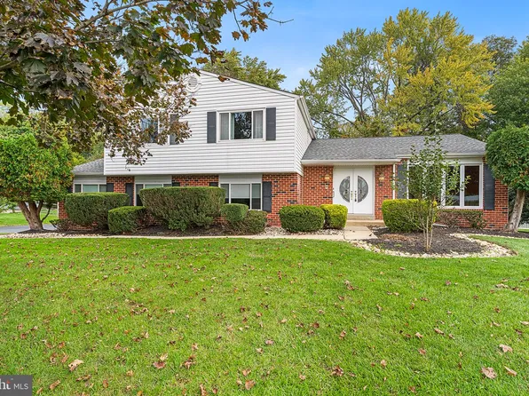 144 Tulip Rd, Holland, PA 18966