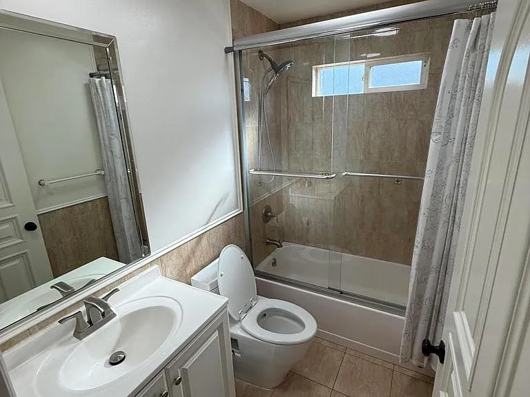 7011 N Liberty Dr — Photo 17