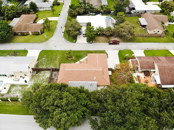 2nd image of 1297 SW 24th Lane