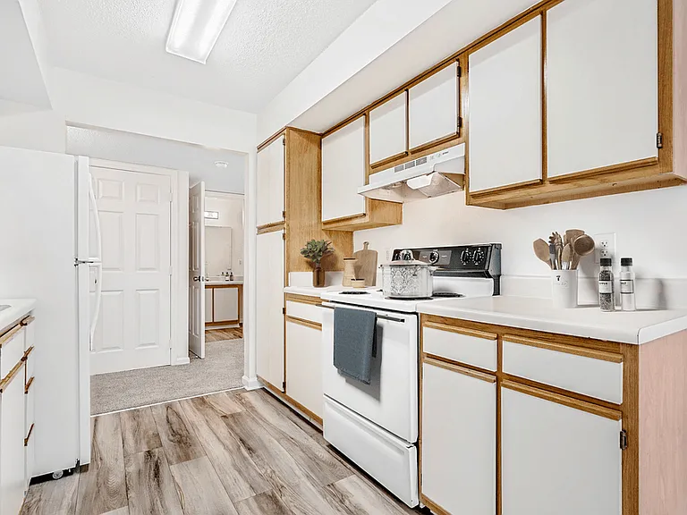 Overlooke at Simms Creek Apartments — Photo 19