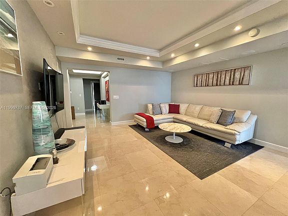 3rd image of 17875 Collins Ave #4305