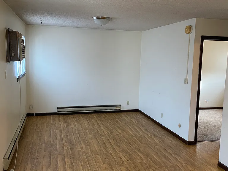 702 Crescent Dr #10 — Photo 4