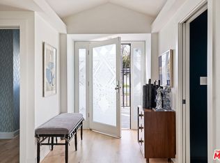 18623 Palomino Dr, Tarzana, CA 91356