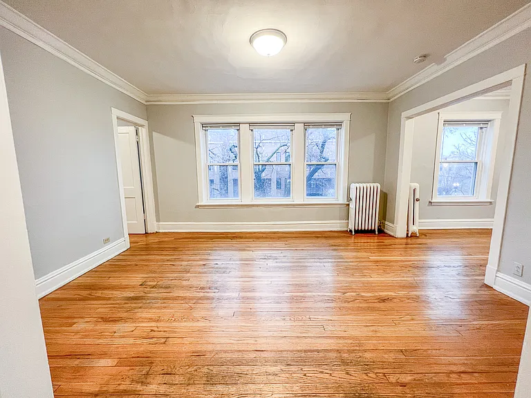 3951 N Hoyne Ave #2 — Photo 4