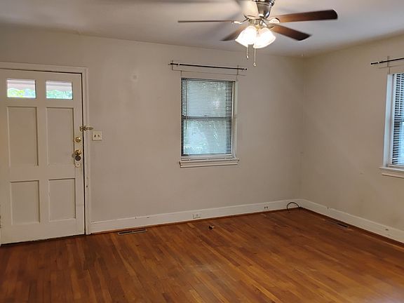 3rd image of 1007 Rosehill Ave