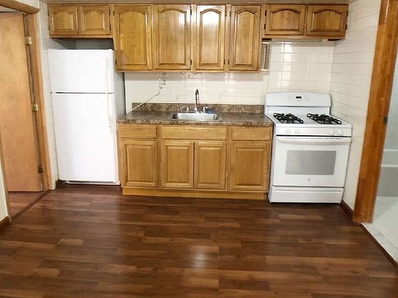 3rd image of 25-31 35th St #2F