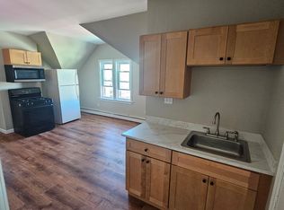 151 Regent Ave APT 3, Providence, RI 02908