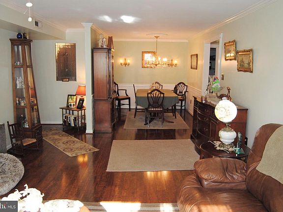 4th image of 121 Woodstream Dr #121