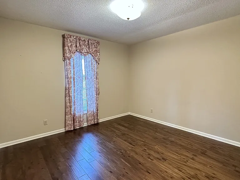 102 River Oaks Dr — Photo 21