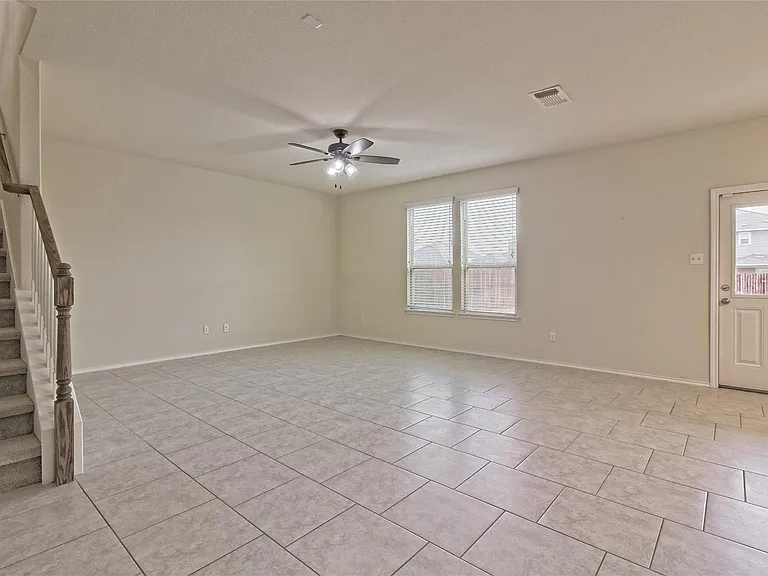 521 Staton St — Photo 10