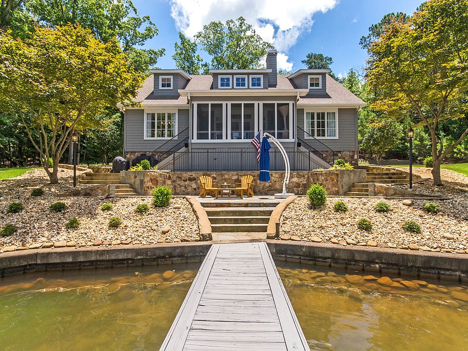 Welcome to 559 North Ridge!