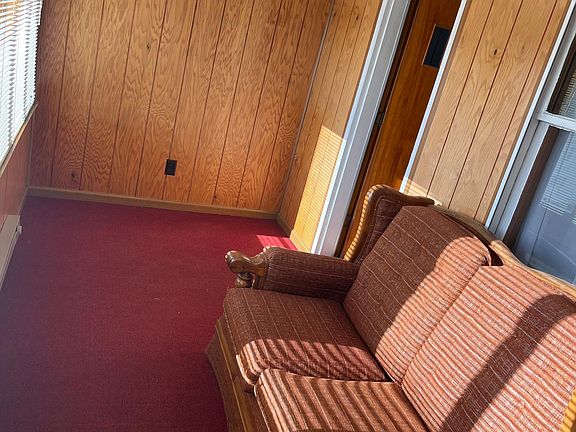 3rd image of 811 Elder Ave