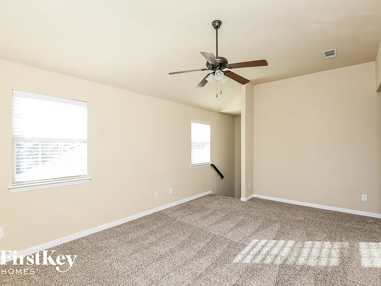 7428 Durness Dr — Photo 9
