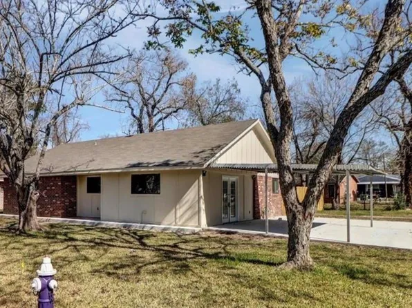 501 Ladd St, Dayton, TX 77535