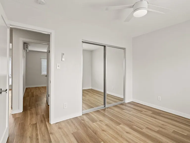 1358 W 36th St — Photo 31
