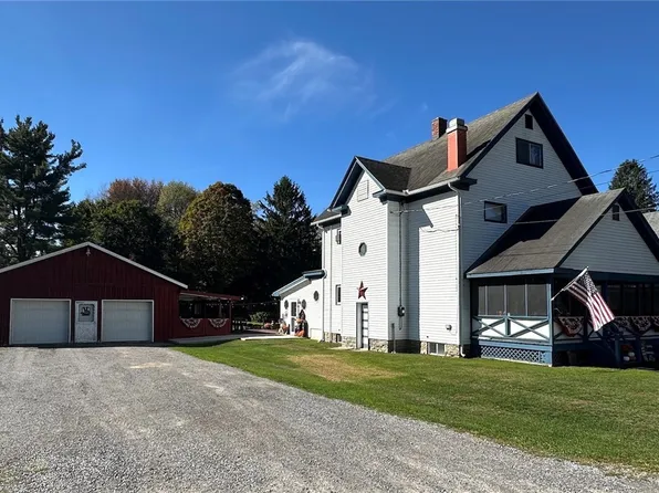 31 Brooklyn St, Angelica, NY 14709