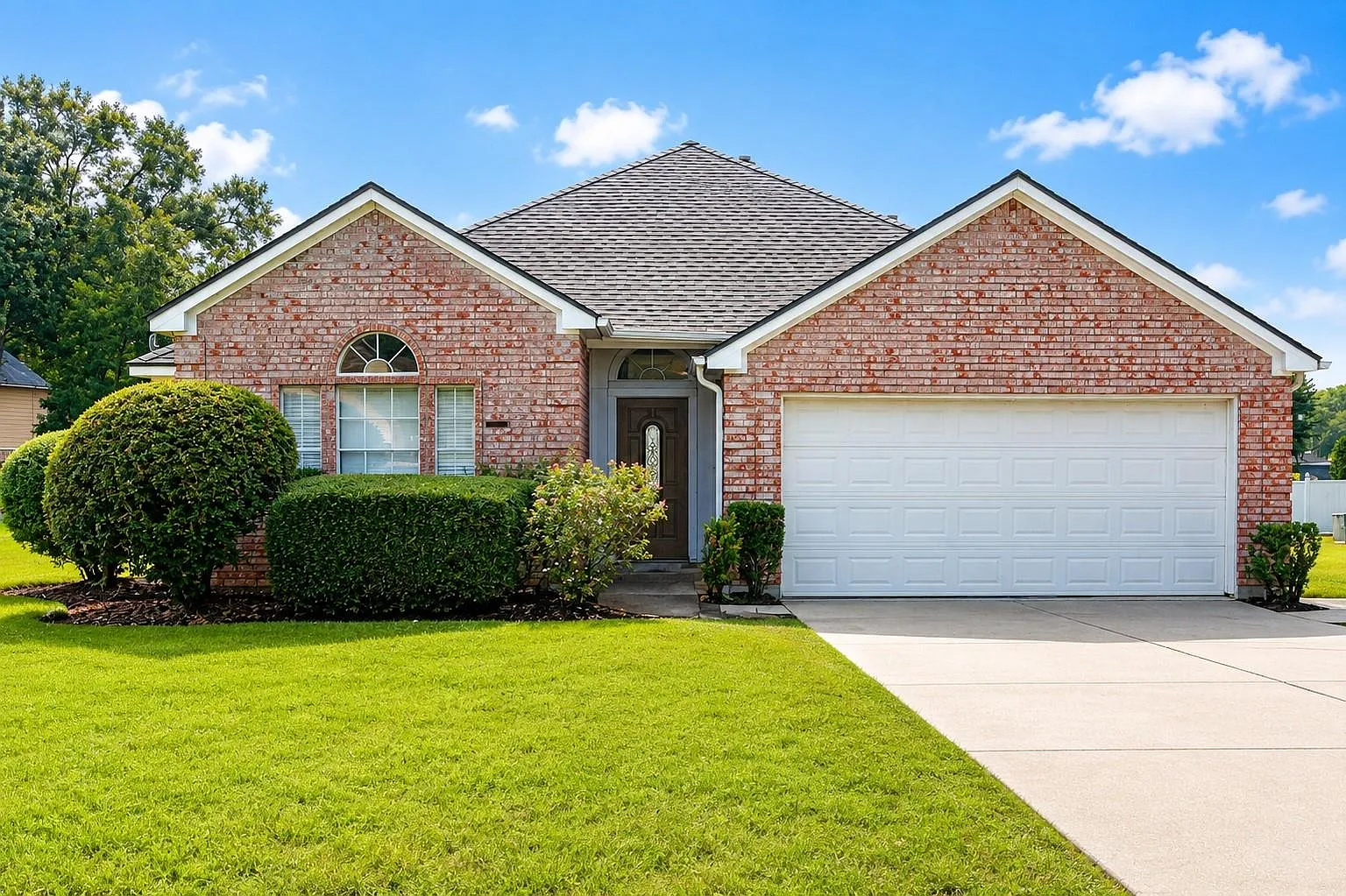 3 bed, 2.0 bath, 1431 sqft, $1,850 — Photo 1