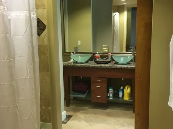 150 Bee St APT 516, Charleston, SC 29401