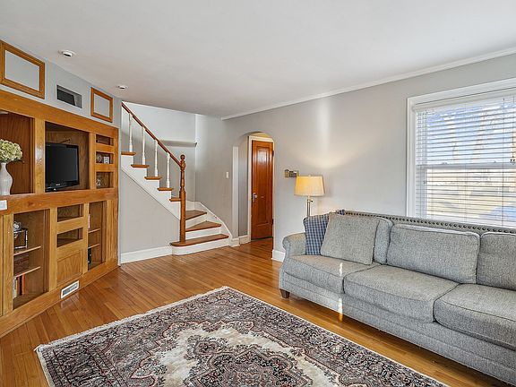 3rd image of 9518 S Lawndale Ave