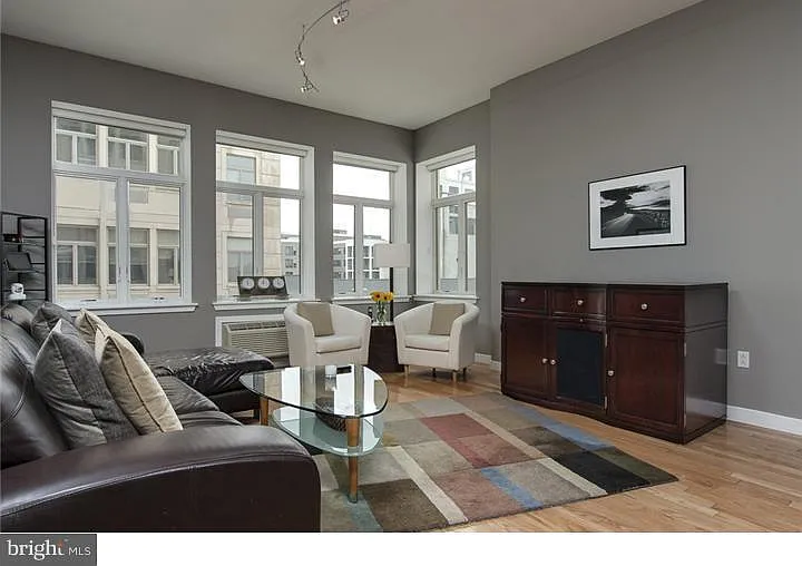1900 Hamilton St #509 — Photo 7