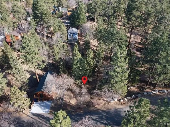 899 Kern Ave, Sugarloaf, CA 92386