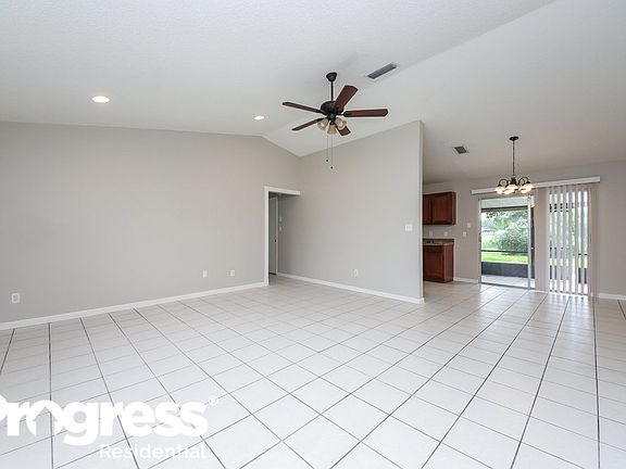 3rd image of 7422 Betty St