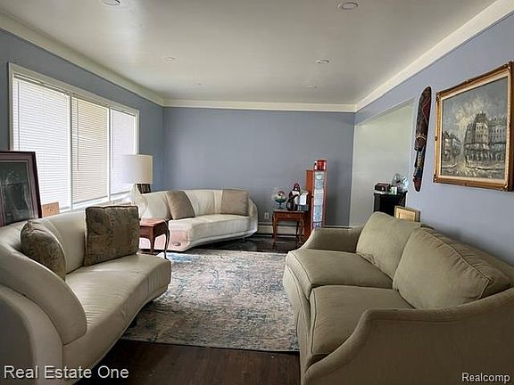 4th image of 28835 Murray Crescent Dr