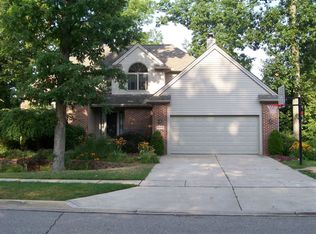 581 Woodland Dr, Saline, MI 48176