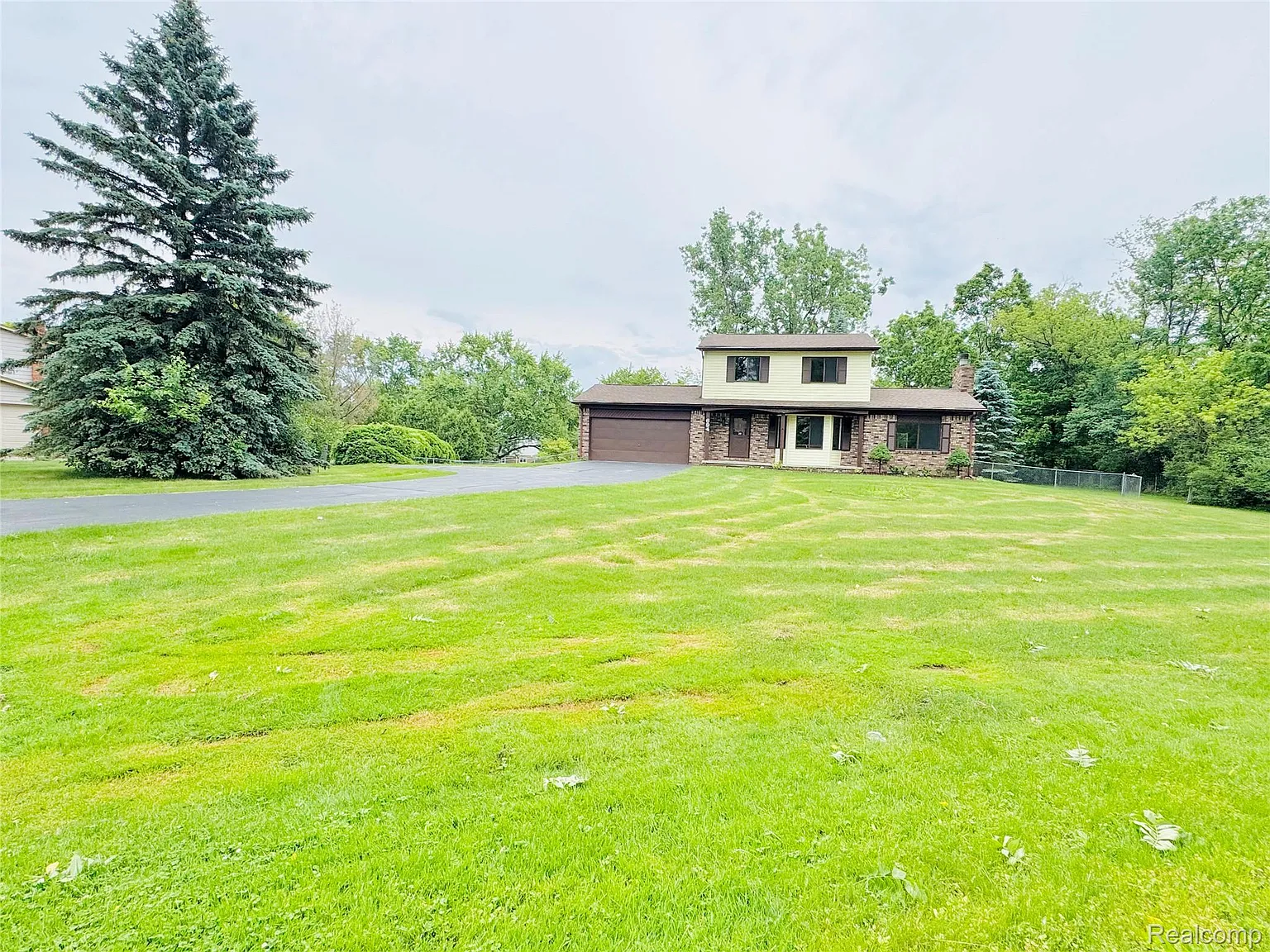694 Robar Cir photo 1