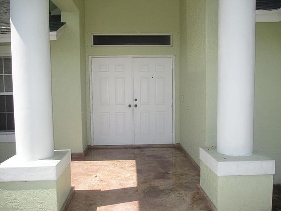 2nd image of 2730 SW Onaway Ave