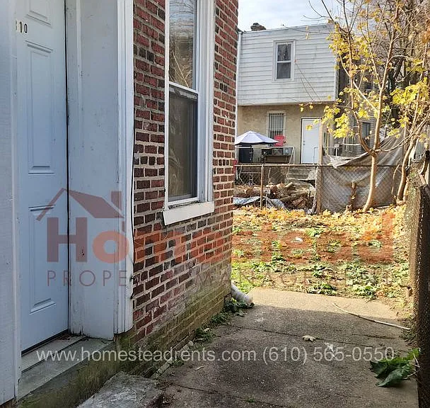 310 Moore St — Photo 3