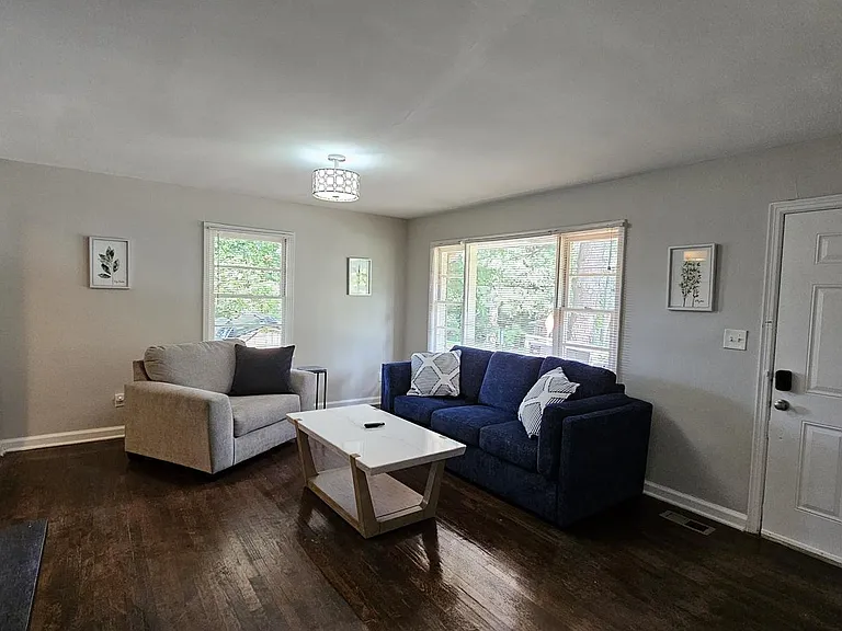 2076 W Flat Shoals Ter — Photo 4