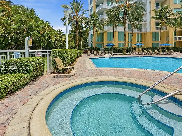 1755 E Hallandale Beach Blvd #2303E — Photo 22
