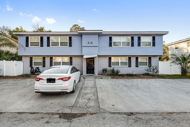 1st image of 5838 Yellow Pine Ct #4-1