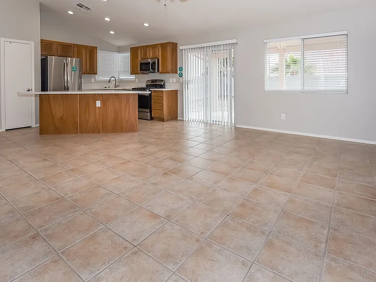 2407 Tropical Sands Ave — Photo 4