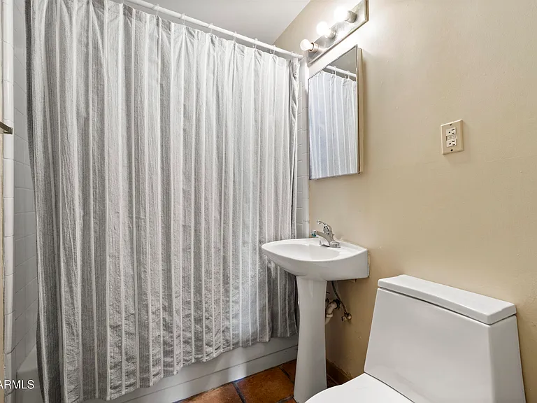 1001 S Roosevelt St — Photo 18