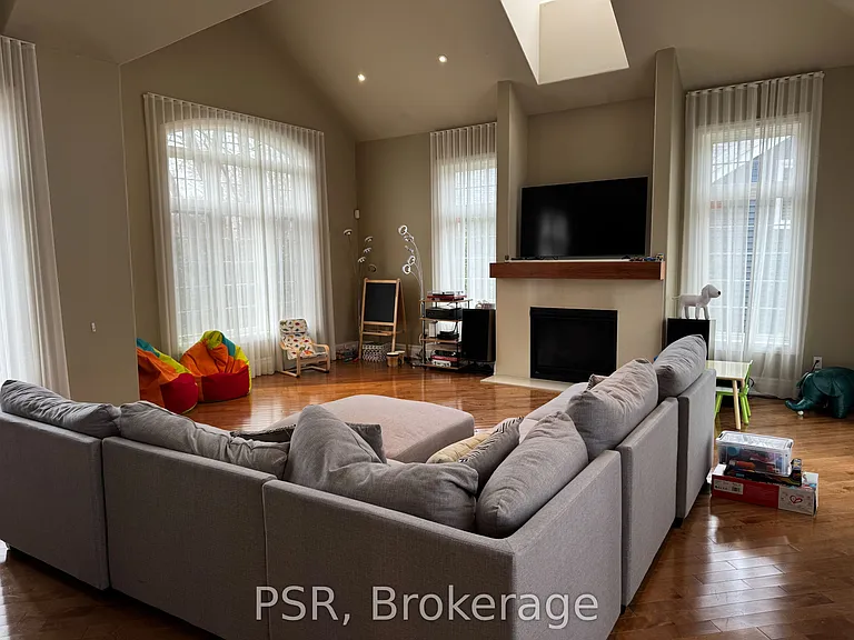 153 Grand Cypress Ln — Photo 5
