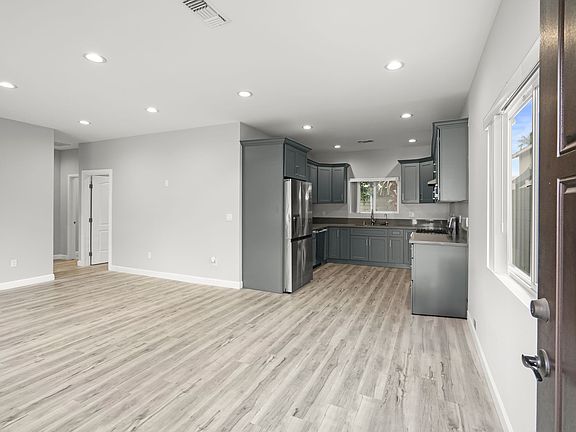 5th image of 8227 Ben Ave