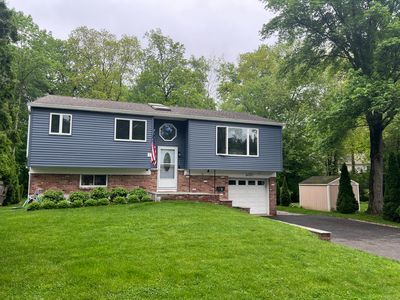 32 Regent Court, Stamford, CT, 06907