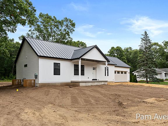 2nd image of 2336 Macarthur Rd