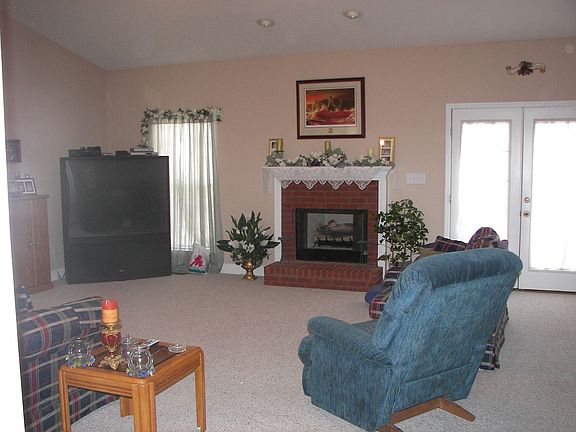 Greatroom w/fireplace
