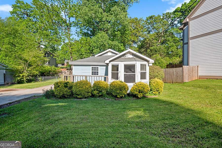 1st image of 823 Tanner Dr