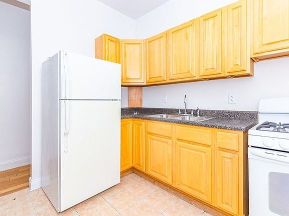 3rd image of 1198 Carroll St #Am1